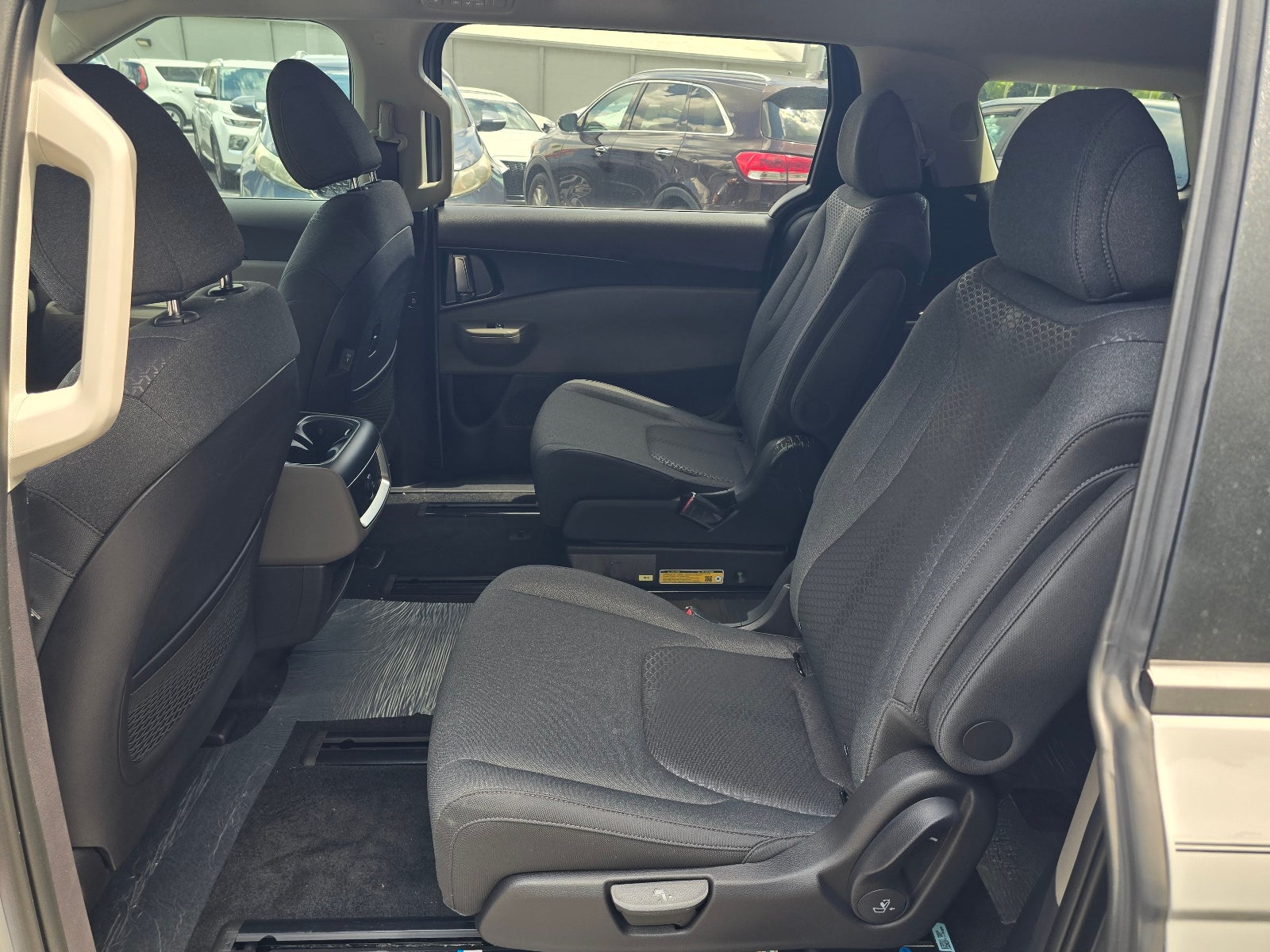 2027 Kia Carnival LX
