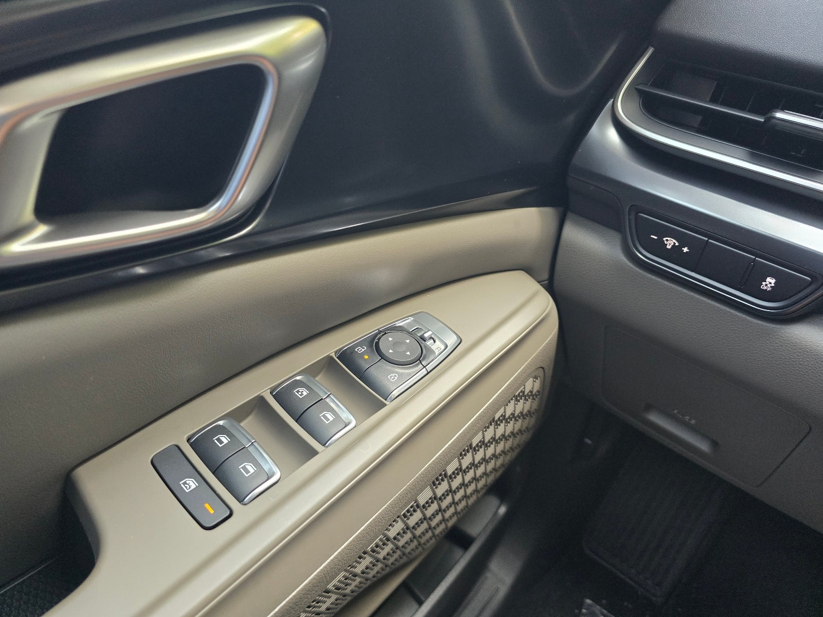 2027 Kia Carnival LXS