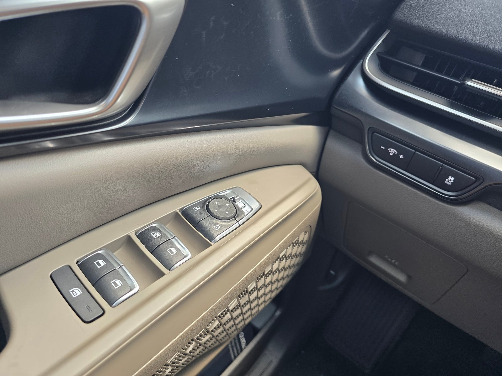 2027 Kia Carnival LX