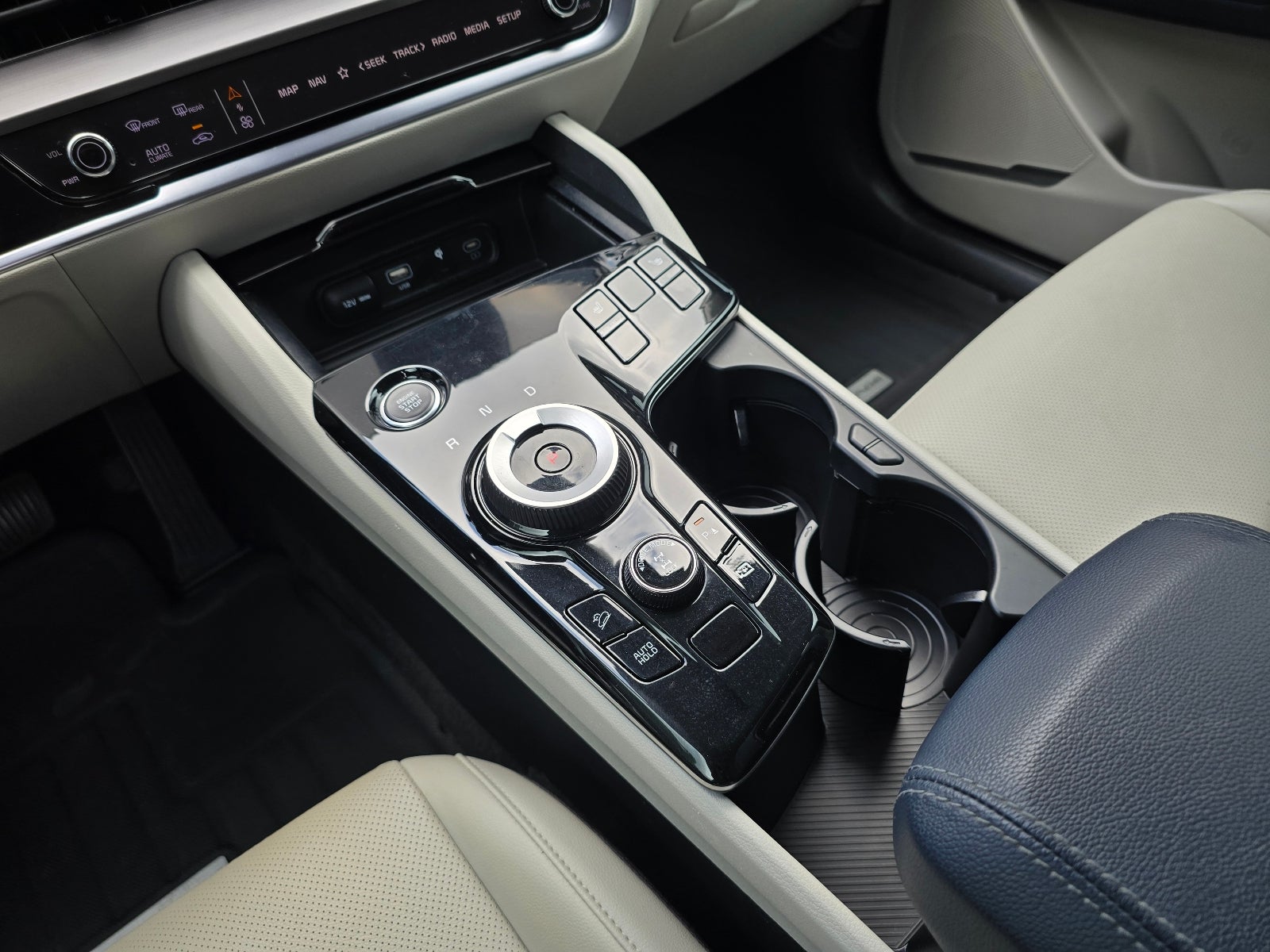 2025 Kia Sportage Hybrid EX