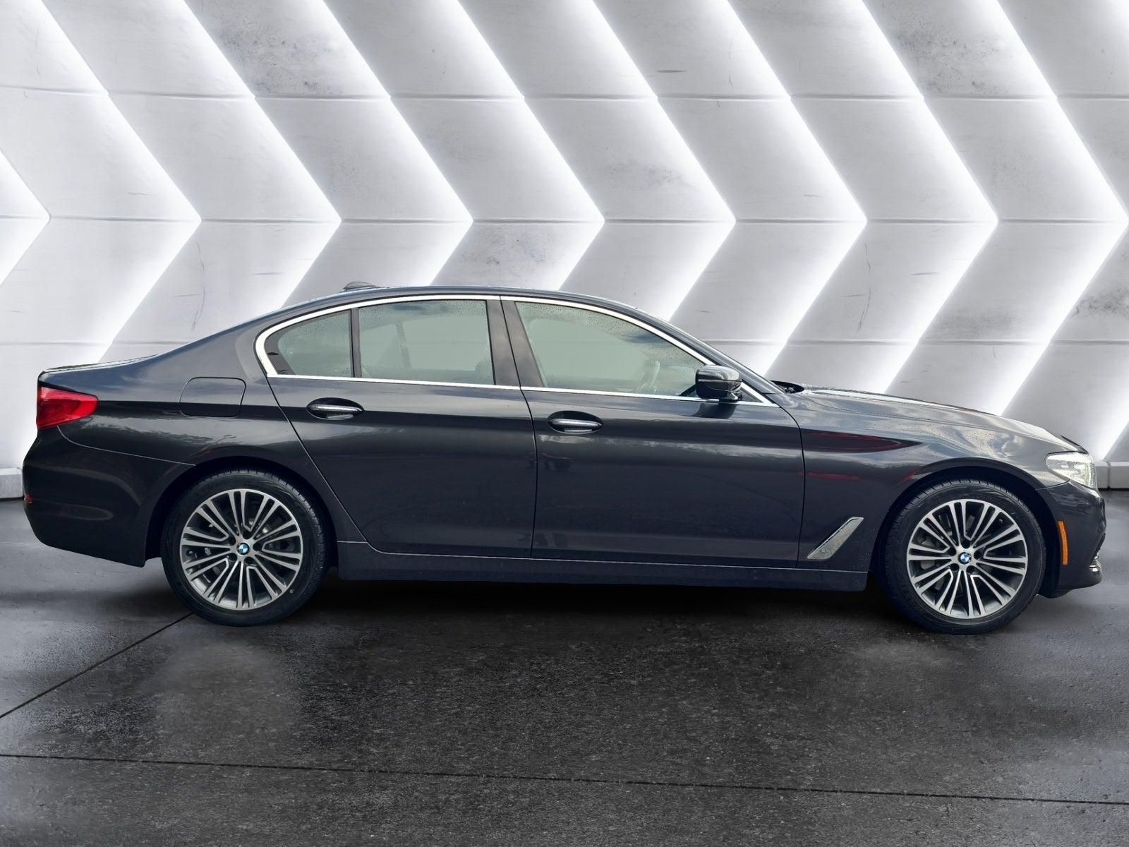 2018 BMW 5 Series 530i