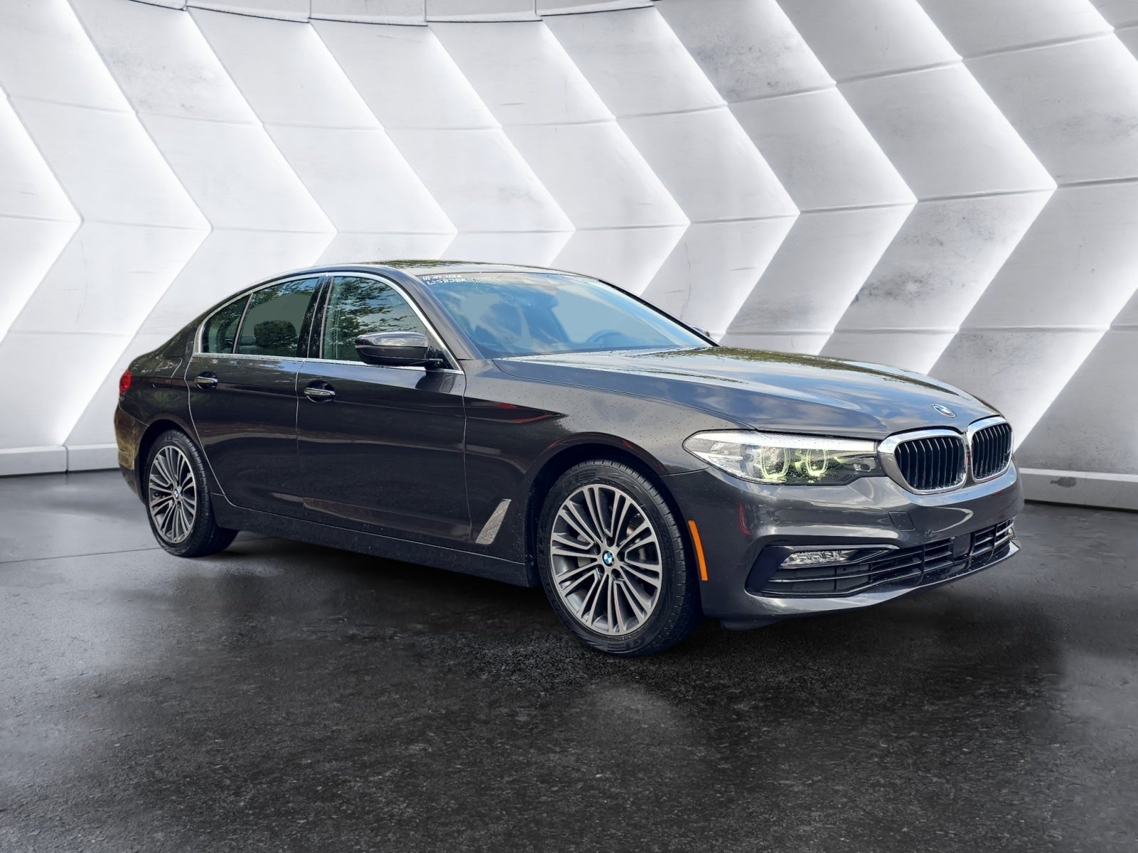 2018 BMW 5 Series 530i